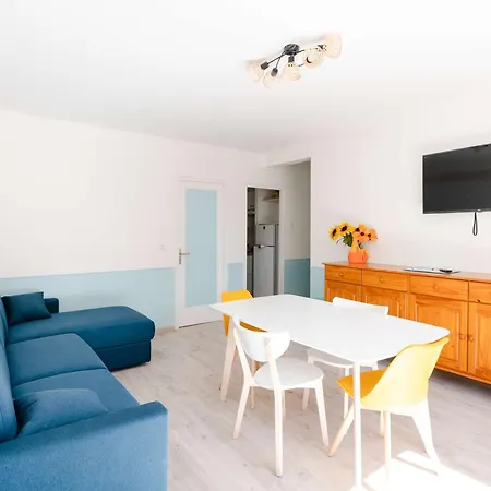 T2 Climatise Avec Wifi, Proche Plage, Parking Prive, Renove 2023, Terrasse, Animaux Non Admis - Fr-1-409-225 Lägenhet